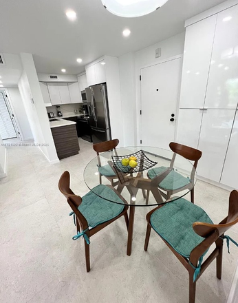Dining Kitchen - Virginia Oaks Condo / Coconut Grove / Coral Gables / South Miami