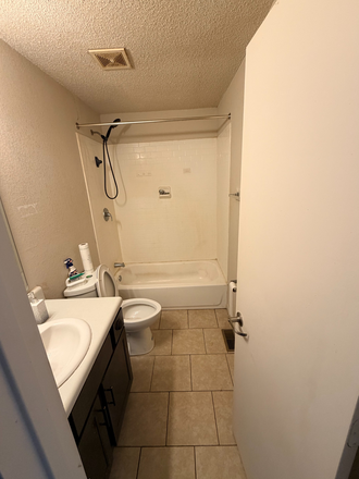 2nd floor bathroom - 1 Bed 1.5 Baths Townhouse University Crossing