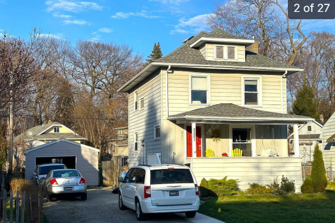 Outside of House - Near Bus Line with access to MSU/LCC campuses, Shared Housing House