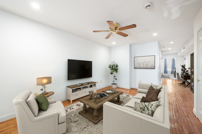 living area - Old City 1 bd with /Elevator keyed to floor