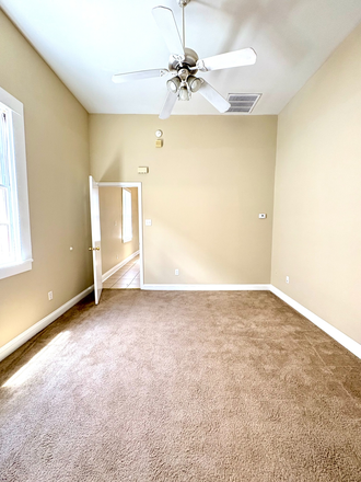 Ceiling fan in Bedroom - SUMMER 2025! Apartments