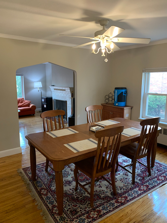 Dining area - Very nice close to campus big rooms, 2 min walk to campus Duplex