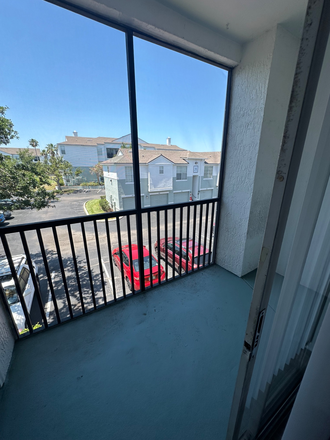 Screened balcony - Cortland Brighton Bay Apartments