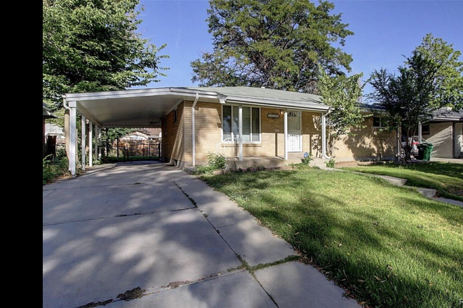 Carport - 1.25 blocks Form Anschutz Campus House
