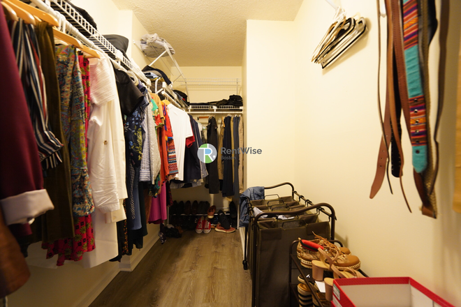 1 - JUNE-JUL-AUG-SEP NO FEE! Amazing Central Square 2b2b Student OK! PET OK! Apartments