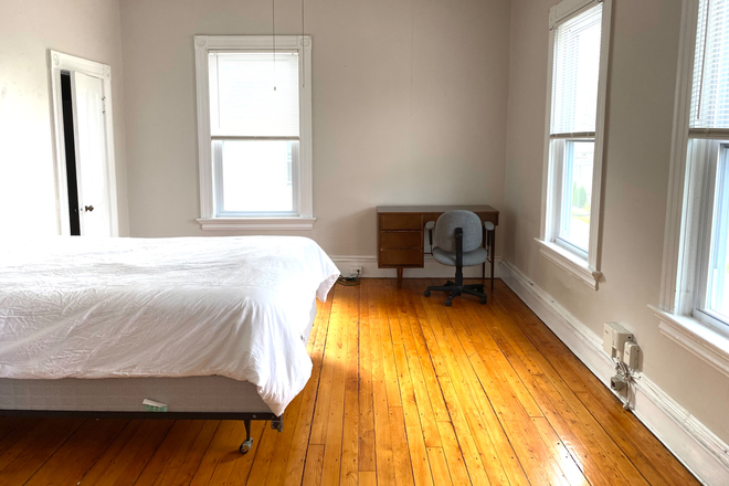 Bedroom - Sunny, Large Bedroom in Spacious Shared Apartment