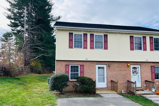  - 3 Bedroom 1.5 Bath Townhouse