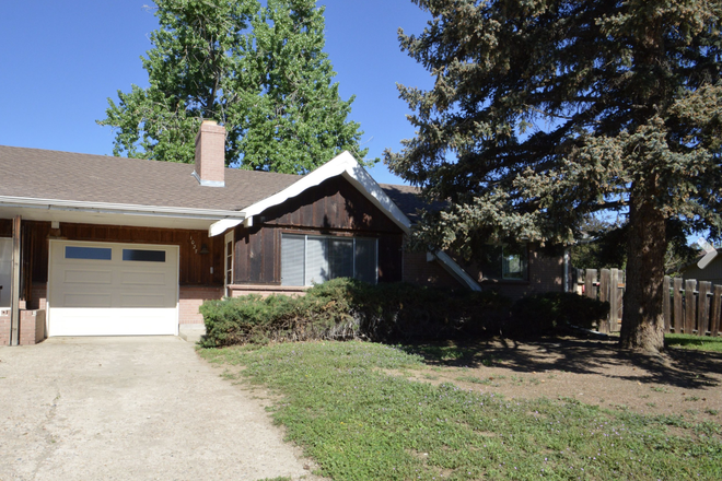 Front of House - Boulder Room Open for Sublease