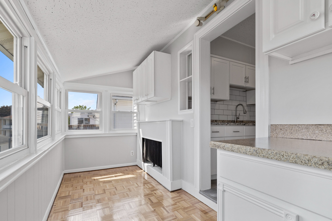 Living Area - STUNNING 7 Bedroom w/ parking, multiple porches & huge unfinished basement! Apartments