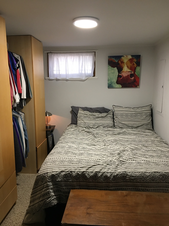 Cozy Bedroom area with closet and storage - Pleasant cozy suite with private entrance and off street parking House