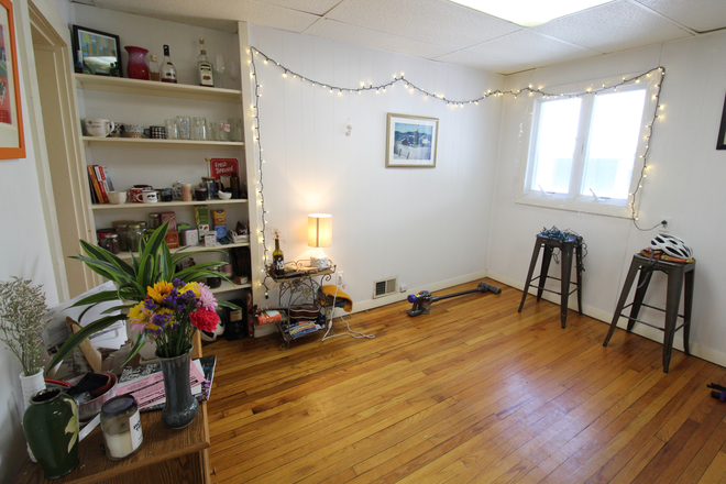 1 - Sunny 2 bed plus office with 2 porches
