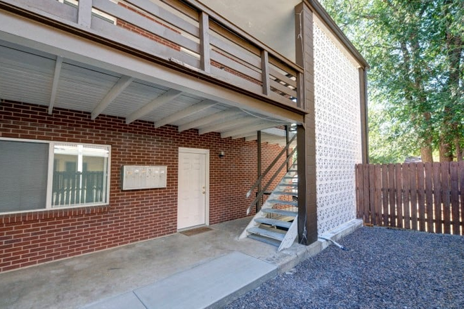 3220 Madison Avenue Exterior - 3220 Madison Ave Apartments