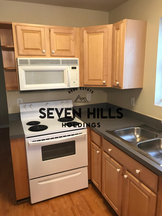 Kitchen - 908 Norton St House