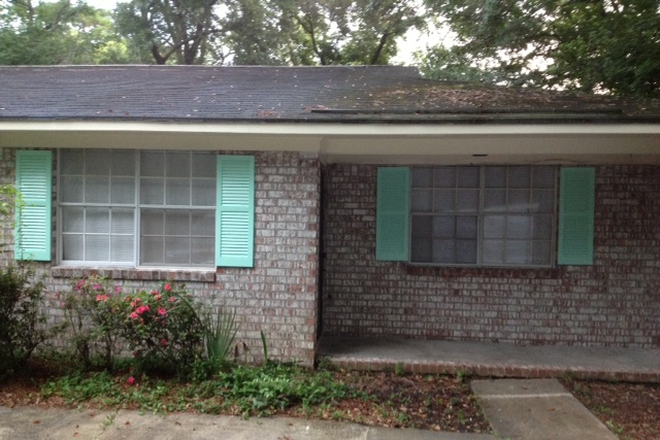 front ! - 10 min to downtown 2 BR 1 BA 870 sq ft central AC heat W/D all appliances private backyard