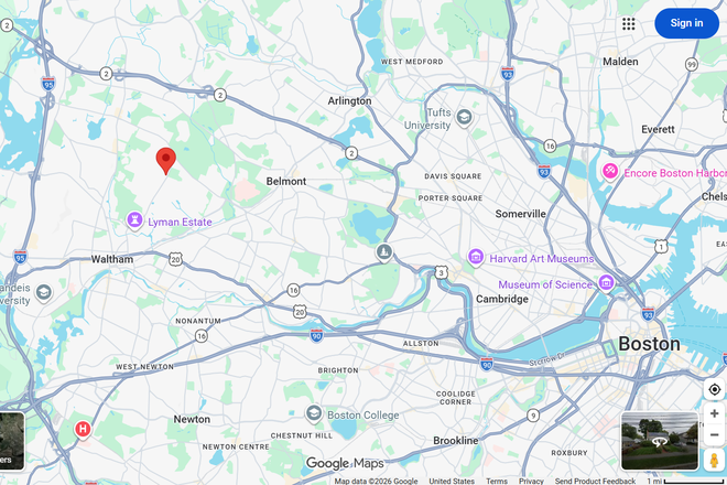 Distance to Cambridge - Furnished Home 20 minutes from MIT's Campus with Off-Street Parking!