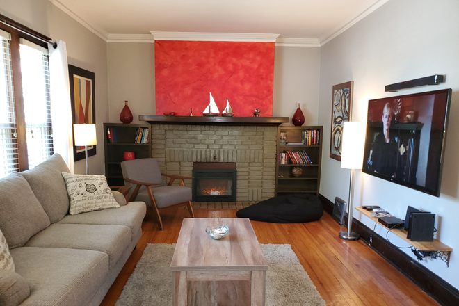 Living Room - 3Bd 1.5Ba Fully Furnished in Cleveland Heights, 10min from Cle. Clinic