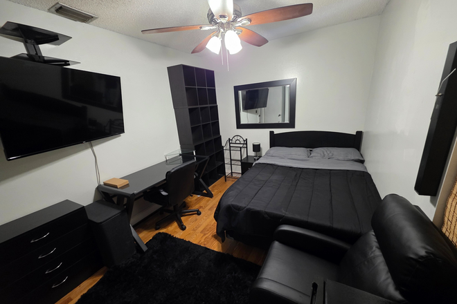 Bedroom - Boca Landings off 441 and Yamato Rd.
