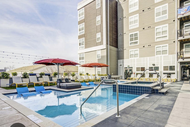 Apartment is walkable to campus with great amenities - Union Tuscaloosa