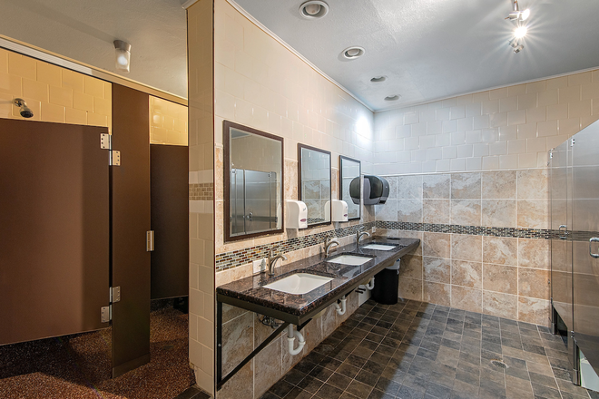 Shared bathroom - 909 14th Street #206