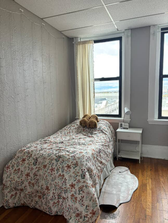 bed - Apartment close to campus