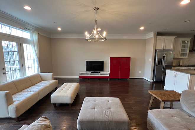 Living room - 5 bedrooms modern townhouse at Greenbelt Station