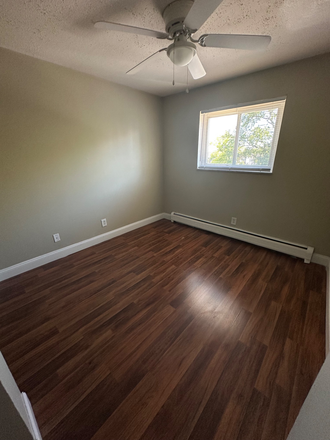 bedroom - *Safest Location for UC/XU and UC Blue ash Students!!! No more Housing troubles or waitlist concerns Apartments