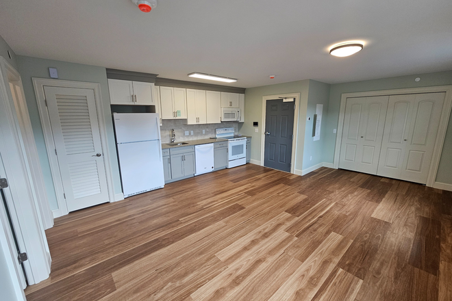 Living Space - One Bedroom Apartment for September 1st at Center East Commons