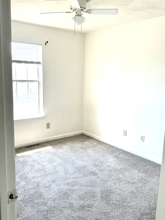 Bedroom - Spacious 4 BR, 3 Bath - Large Townhouse with den