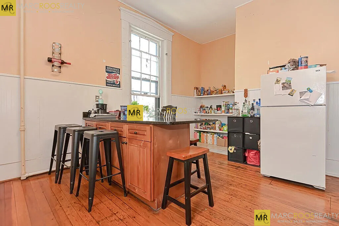 Call NOW for showings! 617-236-8550 - HILLSIDE ST - UNIQUE X-LARGE MULTI-LVL 5BR ON MISSION HILL AVAIL *9/1/2026* W/ IN UNIT LNDRY, 3 BATH Apartments