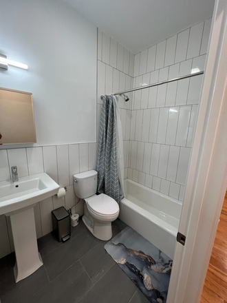 Private Bath - 14-16 Hamilton Road Apartments
