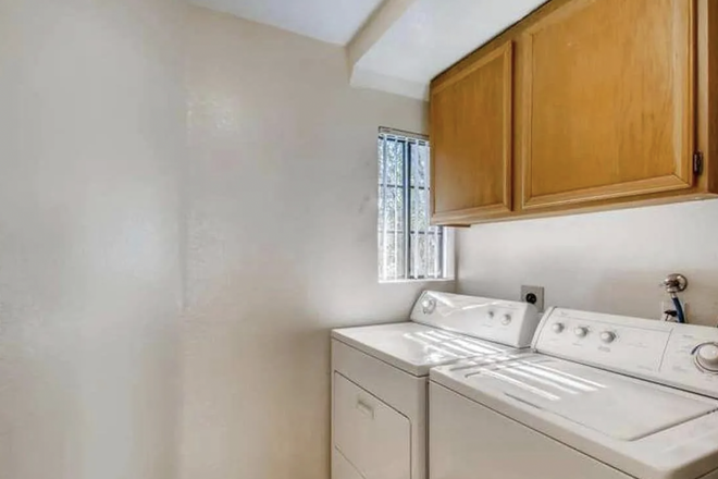 Laundry - Single Bedroom Next to UTC