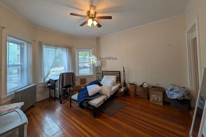 1 - SEPT 2026-Fantastic Coolidge Corner Studio. H/HW inc. No Broker Fee! 1 Month Free! Apartments