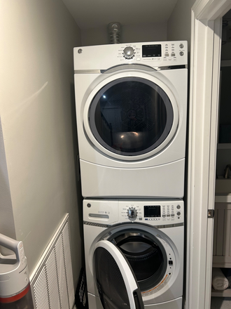In-Unit Washer and Dryer - Apartment Near Northeastern University (Central A/C and In-Unit Washer and Dryer)