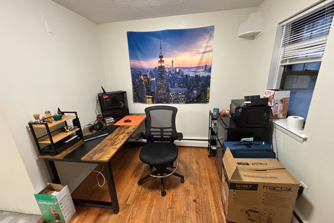 Additional space for sublet! - Subletting Queensberry Apartment!