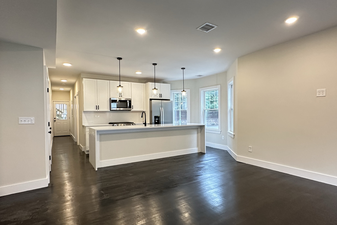 kitchen/living room - **NO BROKERS FEE!!** Renovated 3 Bed / 2 Bath w/ LAUNDRY IN UNIT! Avail. 9/1/26!! Apartments