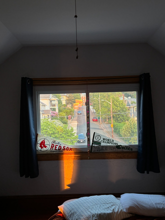 View from window - 1 Bedroom in Spacious 5 Bedroom Appartment (close to Tufts campus) Duplex