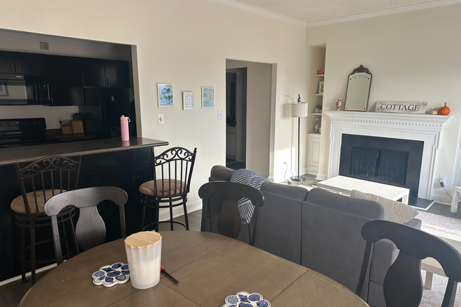 Dining Room - The Avalon 2 Bedroom 2 Bathroom Spring Semester Subletters Needed Apartments