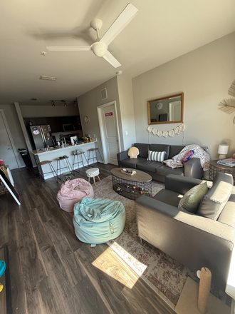 living room - The Aves at 12100 Apartments