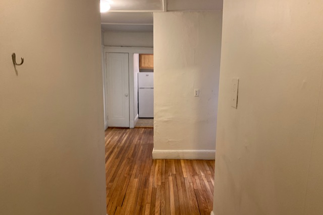 AA - 3 BEDROOMS, GREAT PRICE Apartments