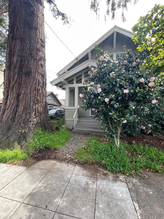 Front of house - Furnished 2br flat for short term rental, 4 blocks from Cal and BART, by Trader Joe's
