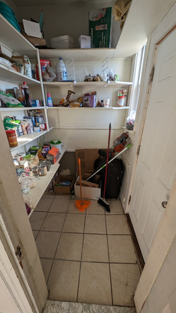 . - Spacious 3 Bed / 1 bath in Mission Hill available 9/1/26!! Apartments