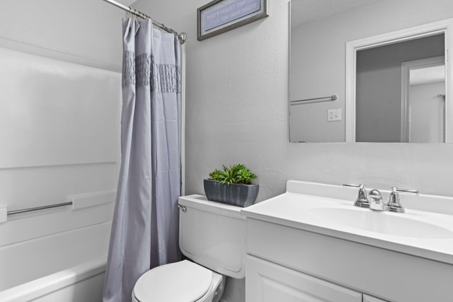 Bathroom - Royal Park Apartments