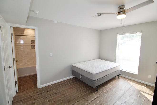 bedroom 1 - Hunters Ridge 3 bedroom - 3 bath apartment for rent!