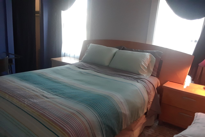 bedroom furnished queen bed - Furnished Rm near Ashby Bart, Berkeley Bowl, Walgreens, and more
