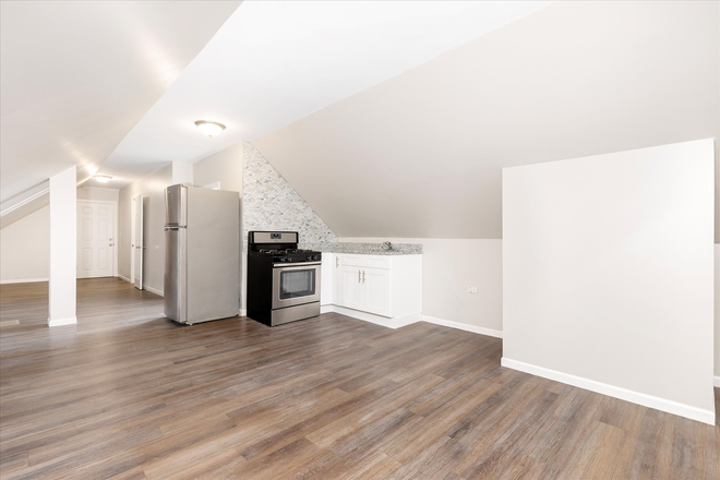 kitchen/dining area - Free Utilities + Washer and Dryer - 2 Blocks to Pink Line - 2 Bedrooms - $1450 Apartments