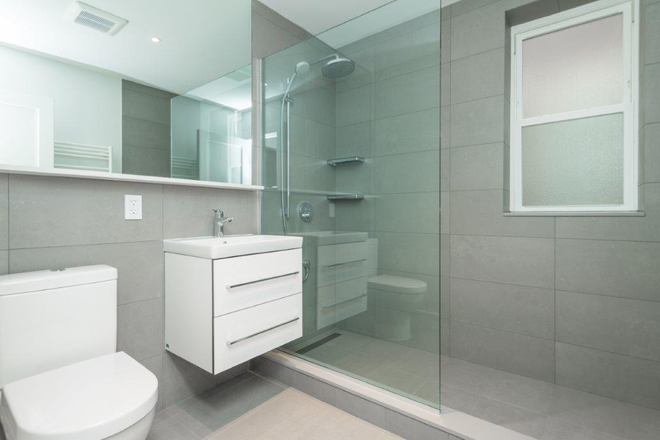 hubrealtyproperties.com - Large 3 bedroom, with natural light and updated finishes Apartments