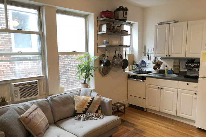 Kitchen - 1 bed SYMPHONY RD - RENT NEGOTIABLE!- H/HW INCLUDED!