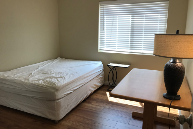 Private furnished bedroom - Move-in Ready! Furnished Private Rooms Available in Safe Neighborhood House