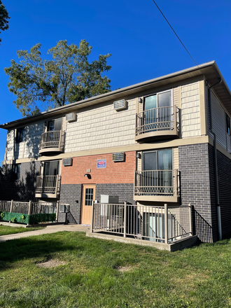 Exterior - Renovated Two And Three Bedrooms On Johnson Apartments