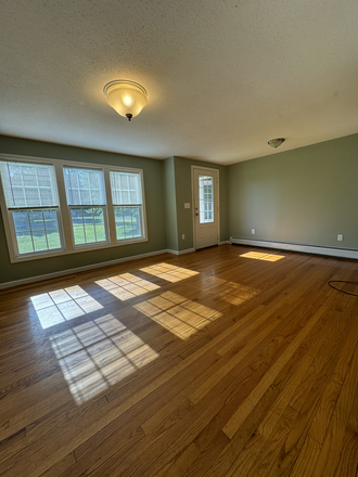 Livingroom - 201 Middle Street U1 Apartments